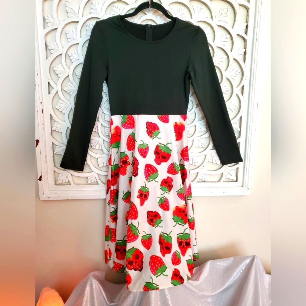 NWOT Halloween Strawberry Skulls Skirted Dress Size Small